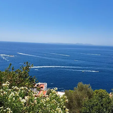 Apartmán Mit Grosser Terrasse Und Fantastischem Blick Ueber Den Golf Von Roses.