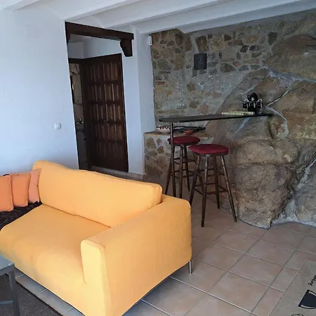 Mit Grosser Terrasse Und Fantastischem Blick Ueber Den Golf Von Roses. Apartmán Roses